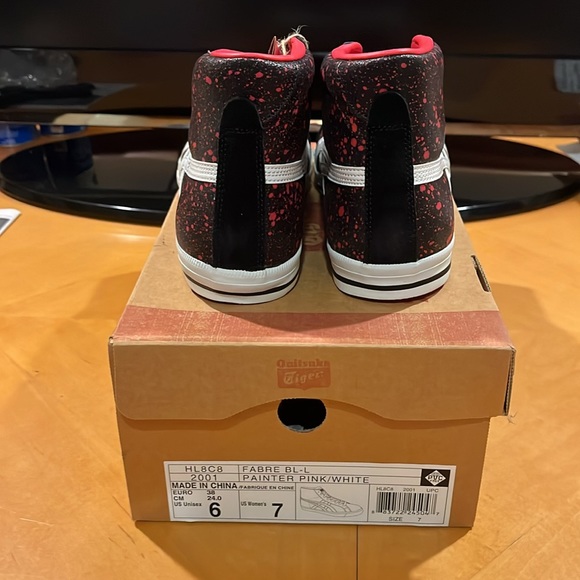 Brand new pair of women’s onitsuka tiger - Picture 4 of 6